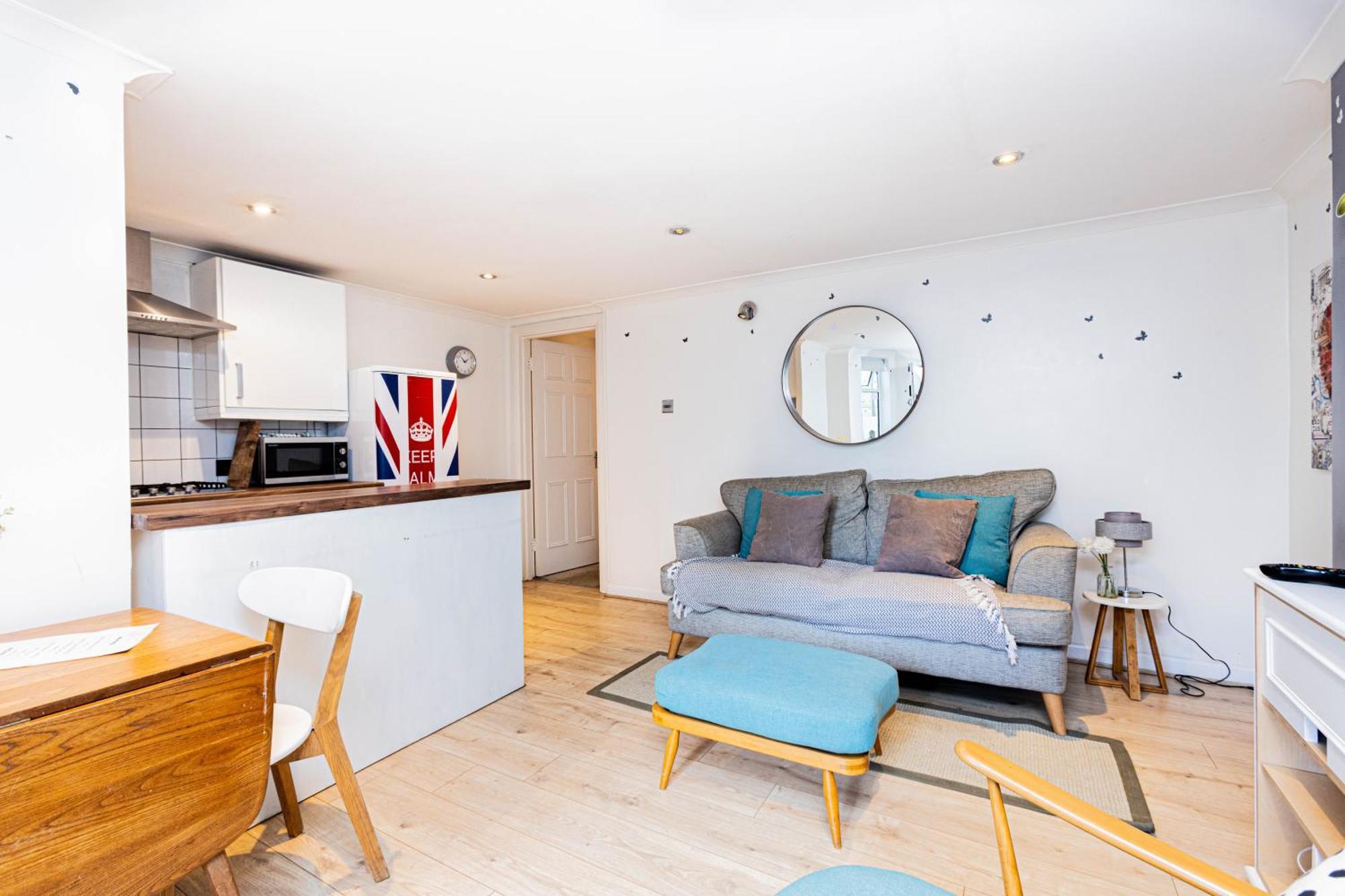 Stunning, Stylish Garden Flat In The Heart Of Wimbledon Apartment London