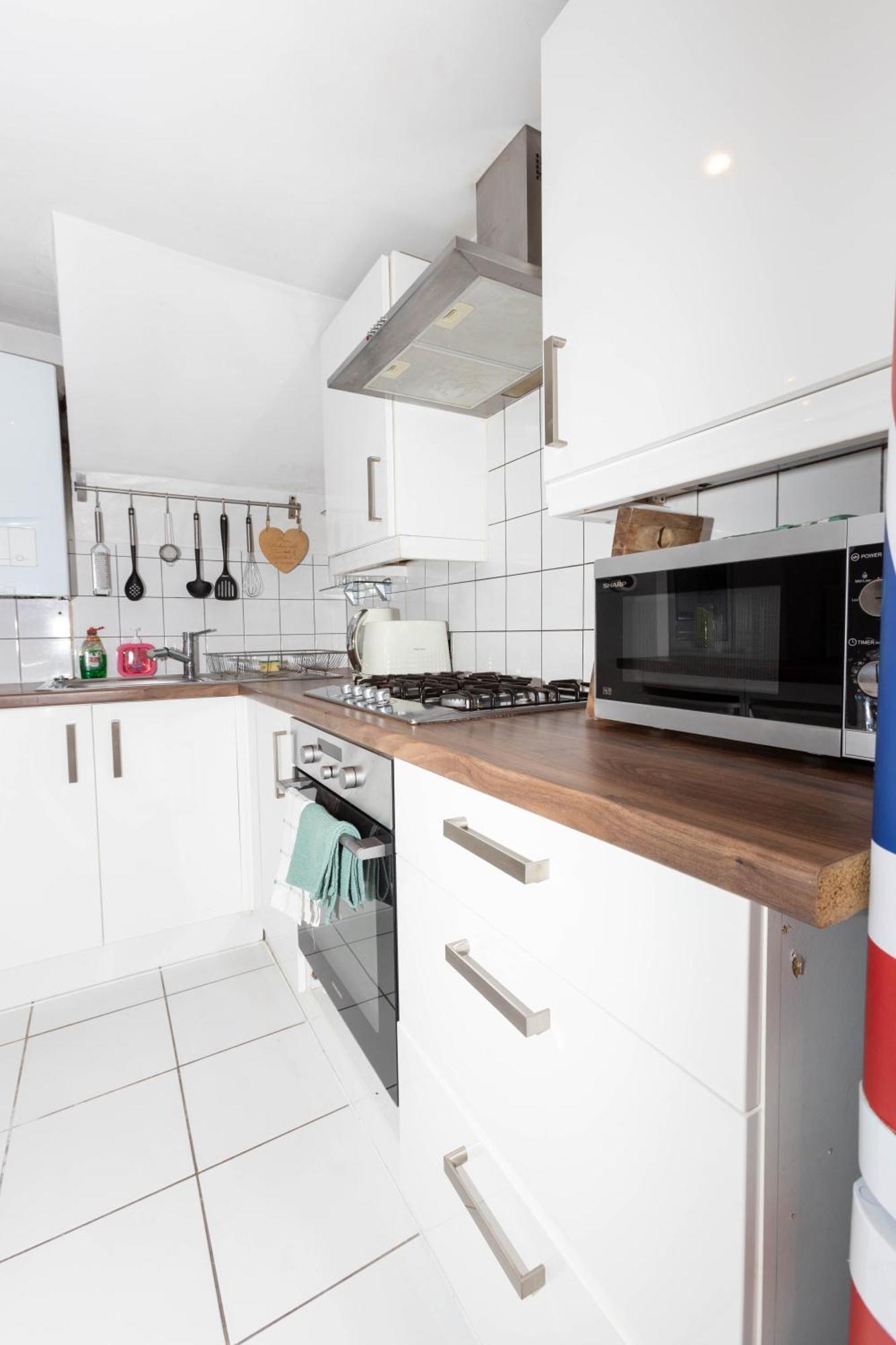 Apartment Stunning, Stylish Garden Flat In The Heart Of Wimbledon *